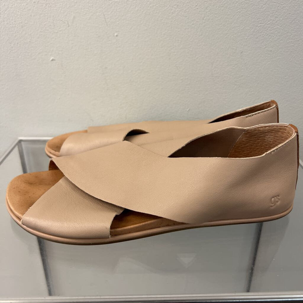 Gentle Souls by Kenneth Cole Beige Leather Lainey Flat Sandals 8