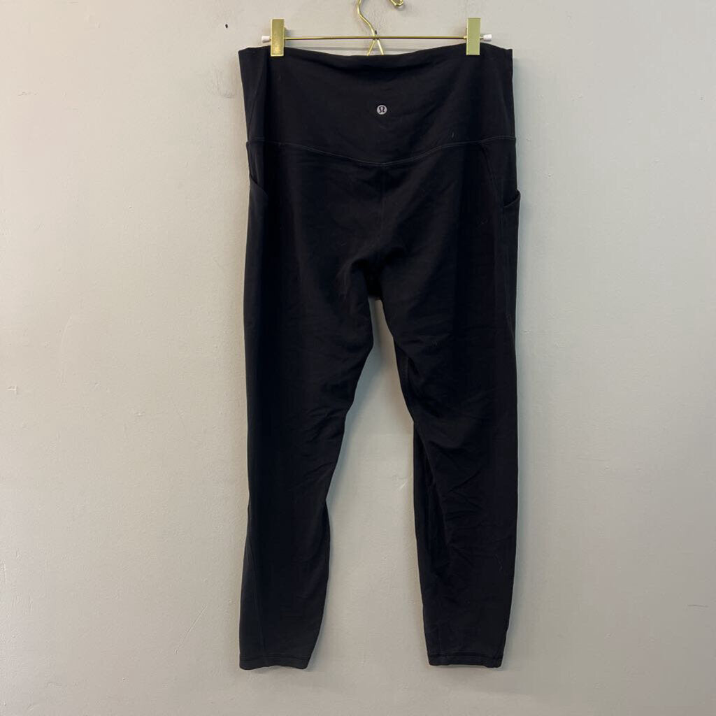 Lululemon Black Cropped Leggings 12