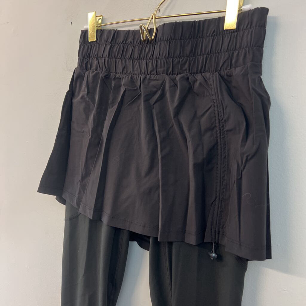 Pop Flex Black Active Leggings/ Layered Skirt Small