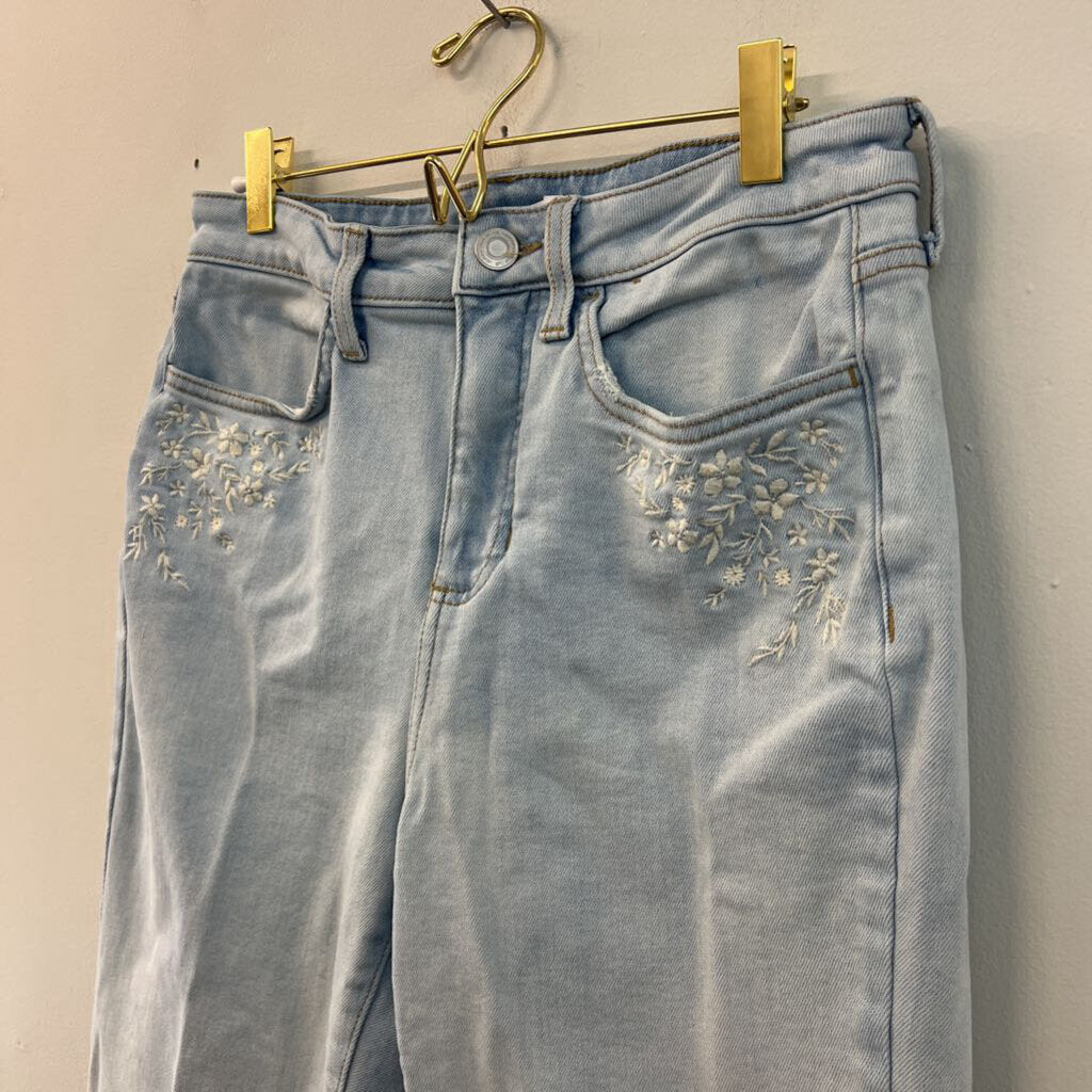 Lauren Conrad Light Wash Embroidered Pocket Straight Leg Jeans 8