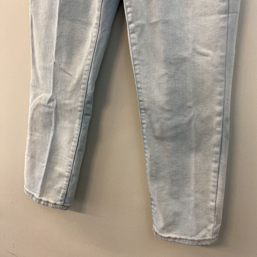 Lauren Conrad Light Wash Embroidered Pocket Straight Leg Jeans 8