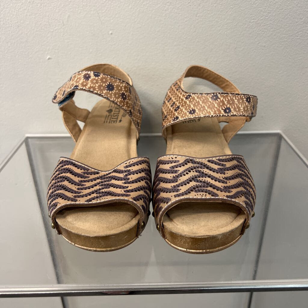 L'Artiste Brown Print Leather Clog Sandals 37
