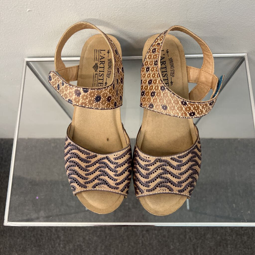 L'Artiste Brown Print Leather Clog Sandals 37