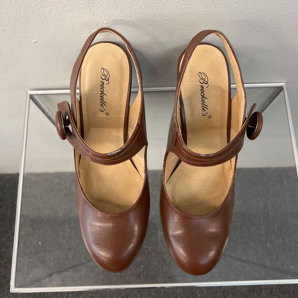 Breckelle's Brown Leather Button Strap Closed Toe Sling Back Heels 9