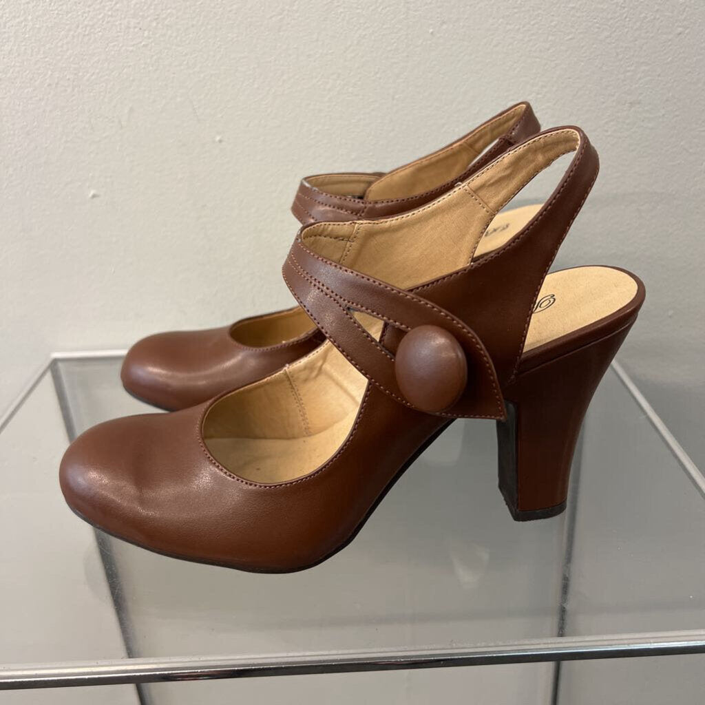 Breckelle's Brown Leather Button Strap Closed Toe Sling Back Heels 9