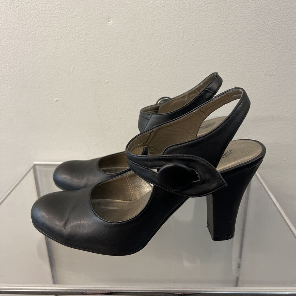 Breckelle's Black Leather Button Strap Closed Toe Sling Back Heels 9
