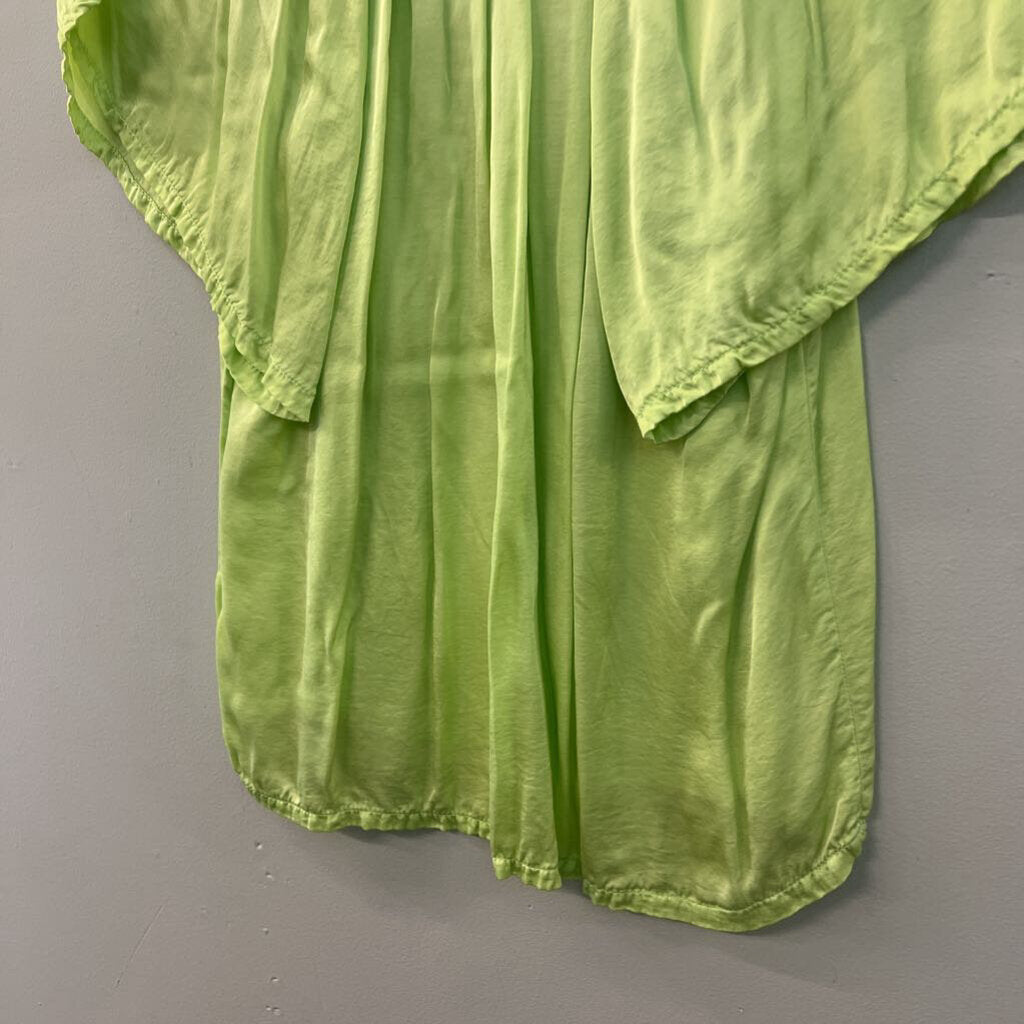 Red Haute Green Short Sleeve Top Medium