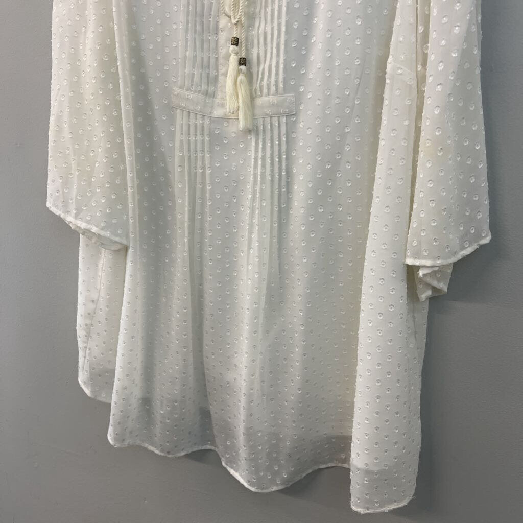 DR2 Cream Dot Detail Cold Shoulder Top 1X