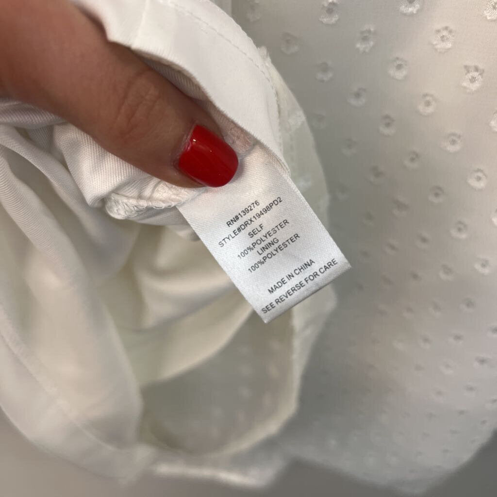 DR2 Cream Dot Detail Cold Shoulder Top 1X