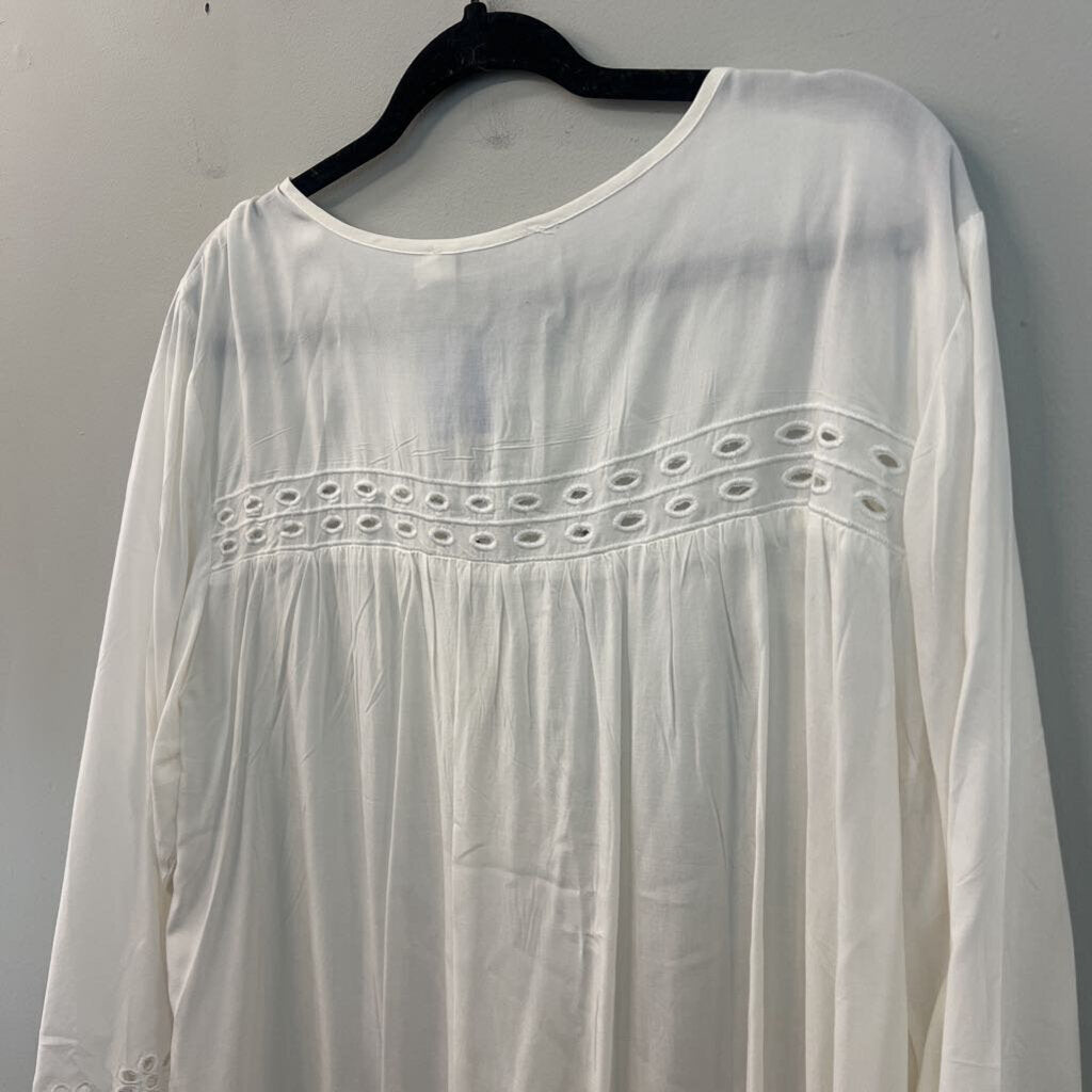Solitaire White Eyelet Detail Long Sleeve Top 1X