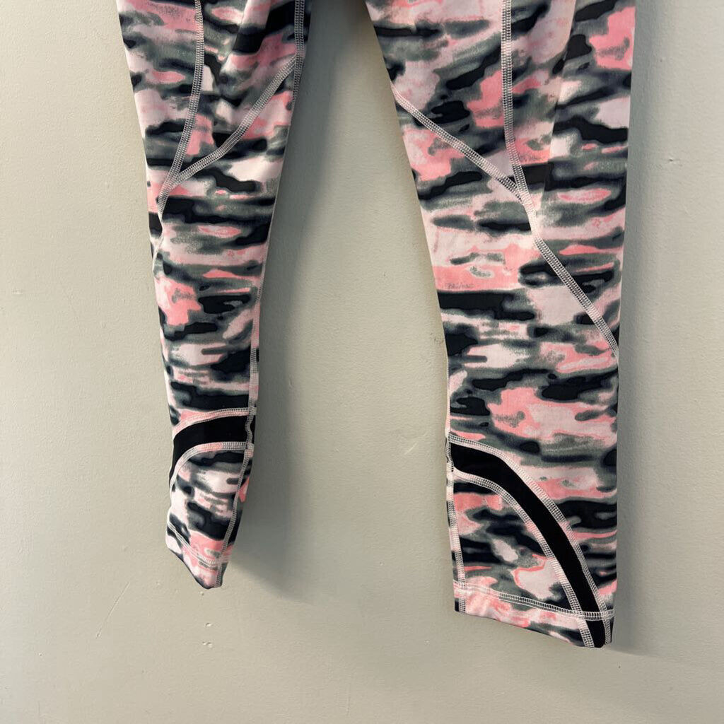 Lululemon Black/ Pink Print Cropped Leggings 6