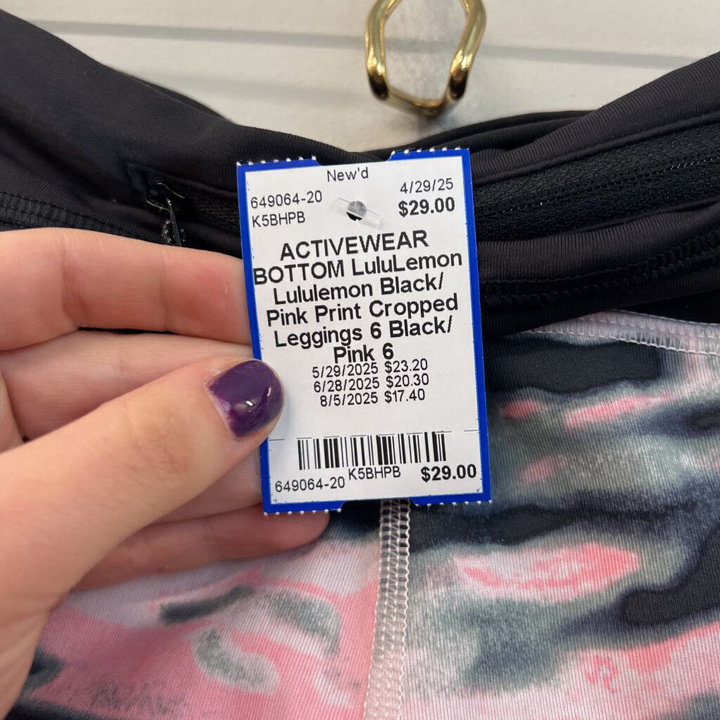 Lululemon Black/ Pink Print Cropped Leggings 6