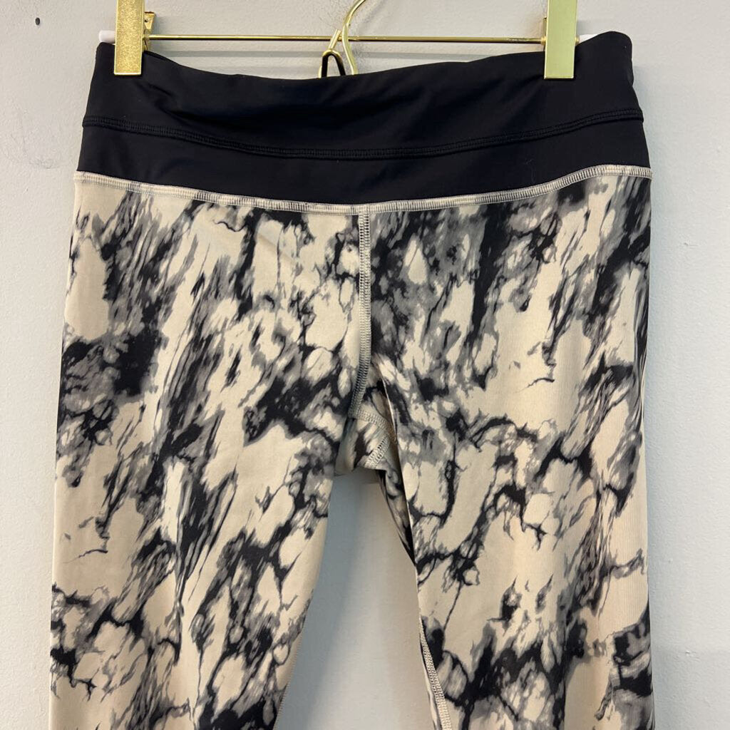 Lululemon Black/ Beige Print Cropped Leggings 6