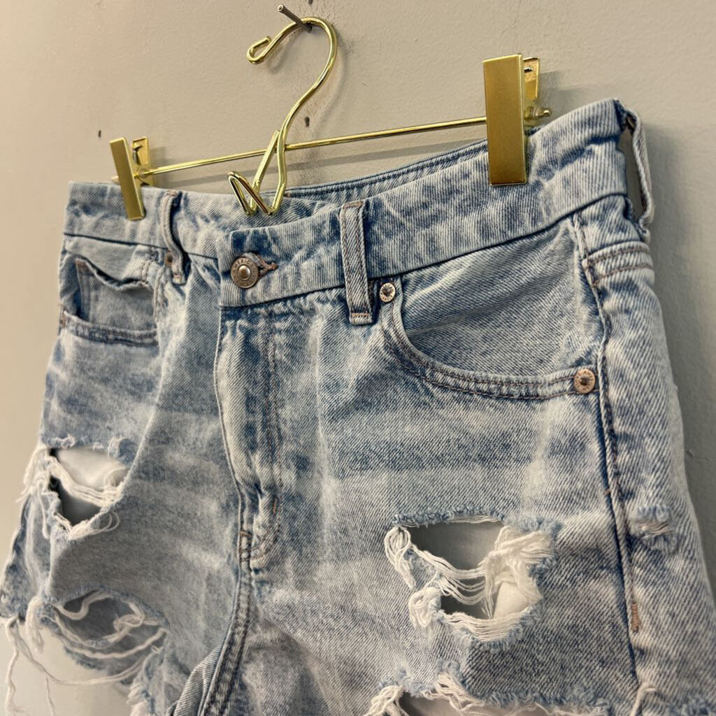 American Eagle Light Wash Distressed Denim Shorts 10