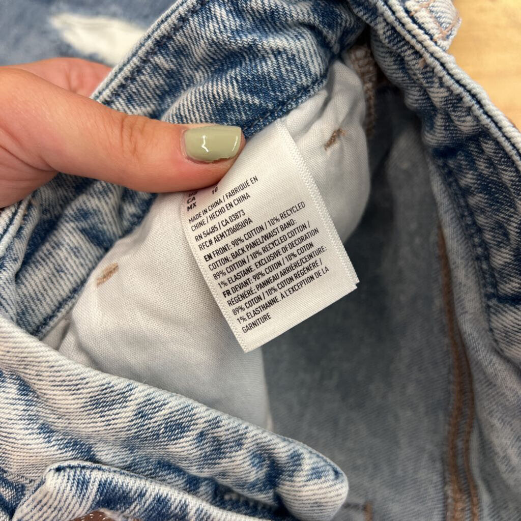 American Eagle Light Wash Distressed Denim Shorts 10