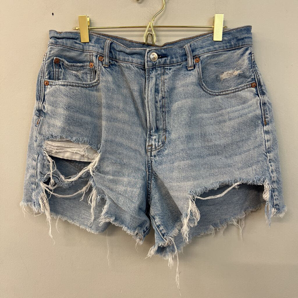 American Eagle Light Wash Raw Hem Denim Shorts 14