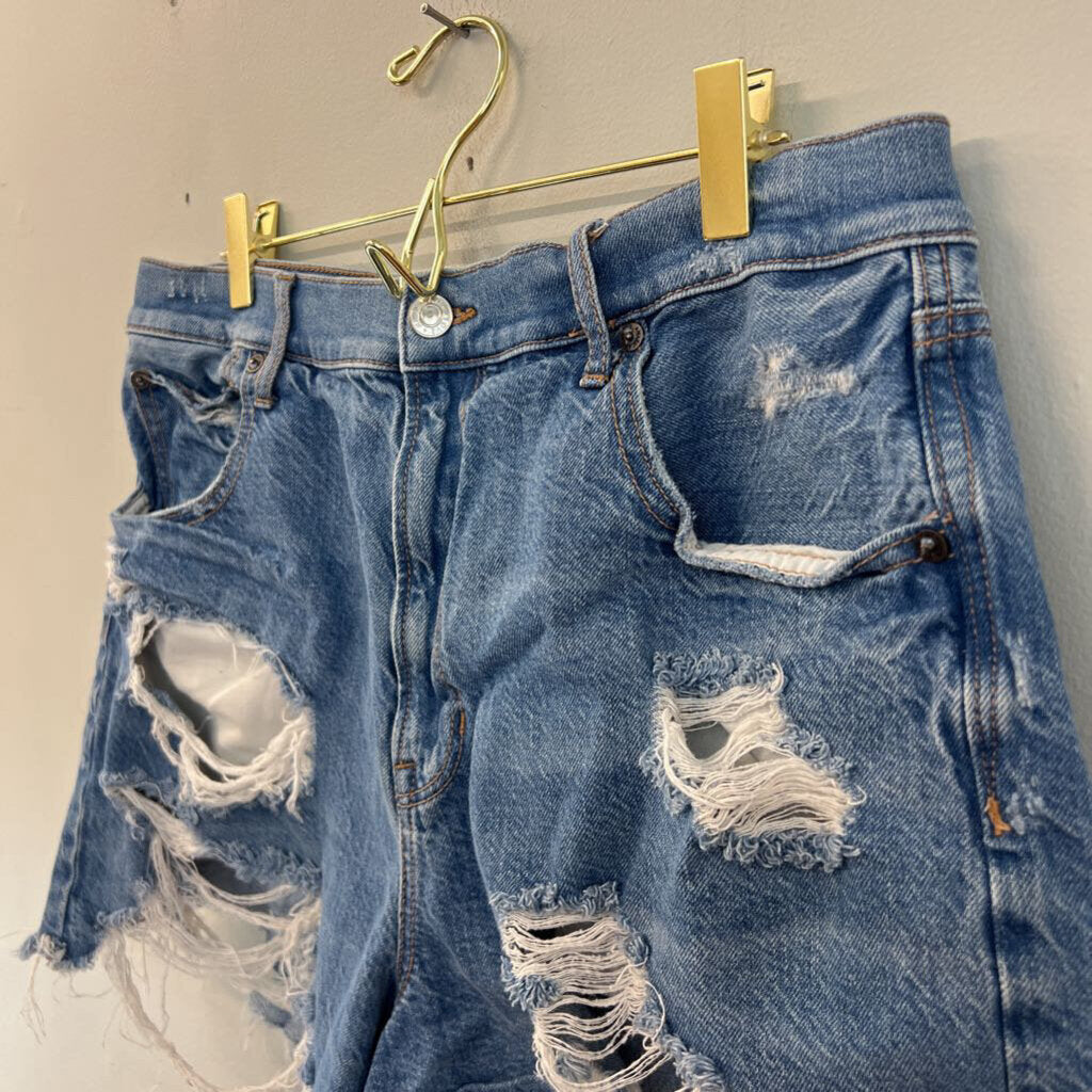American Eagle Medium Wash Distressed Denim Shorts 14