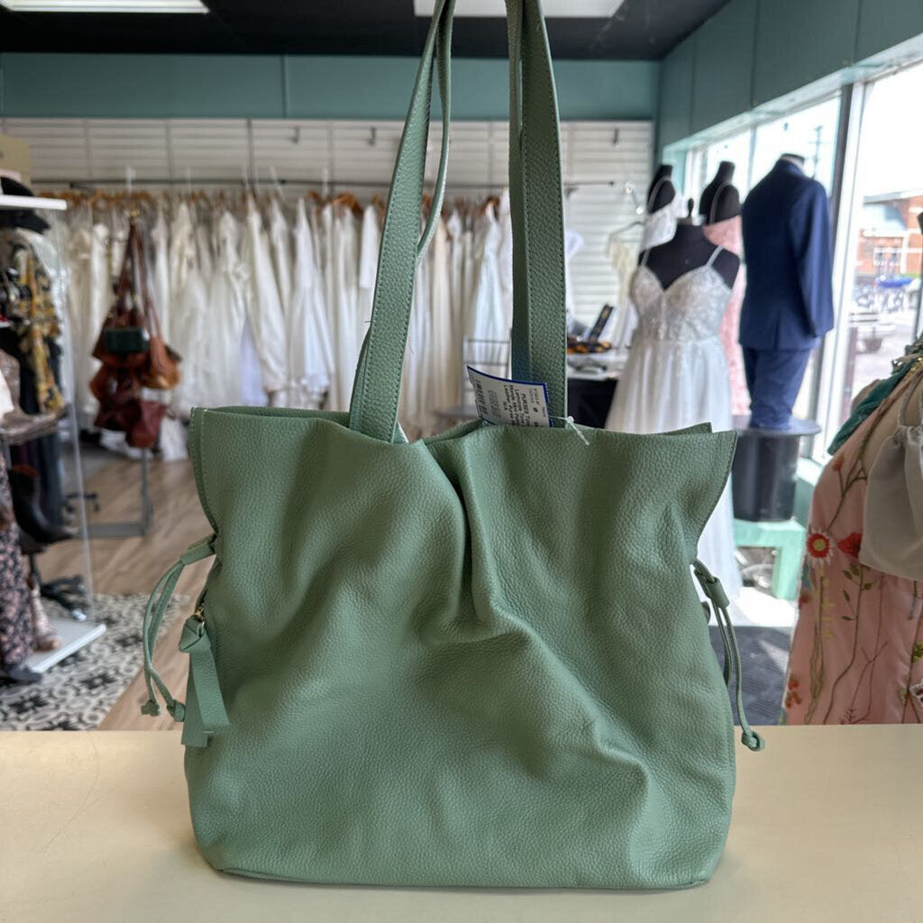 Tote le Monde Mint Pebbled Leather Purse