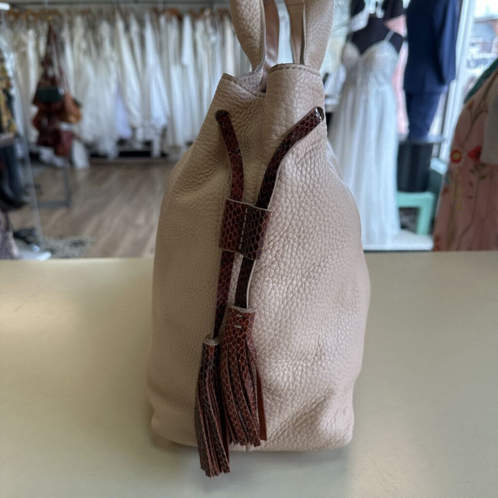 GILI Got It Love It Pink Pebbled Leather Purse