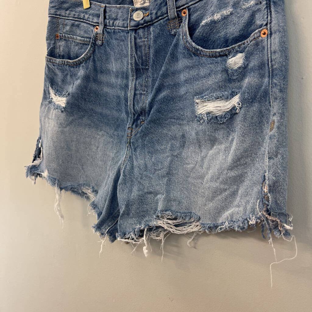 We The Free Medium Wash Distressed Denim Shorts 31