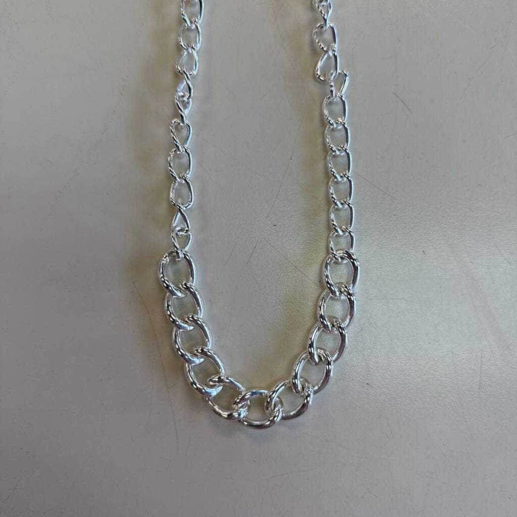 SAQ Chunky Silver Chain Necklace W/ Matching Earrings