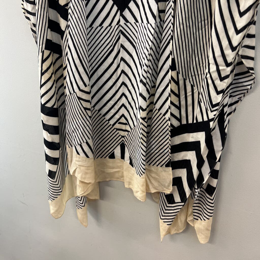 Cabi Cream/ Black Print Short Sleeve Open Front Kimono Top One Size