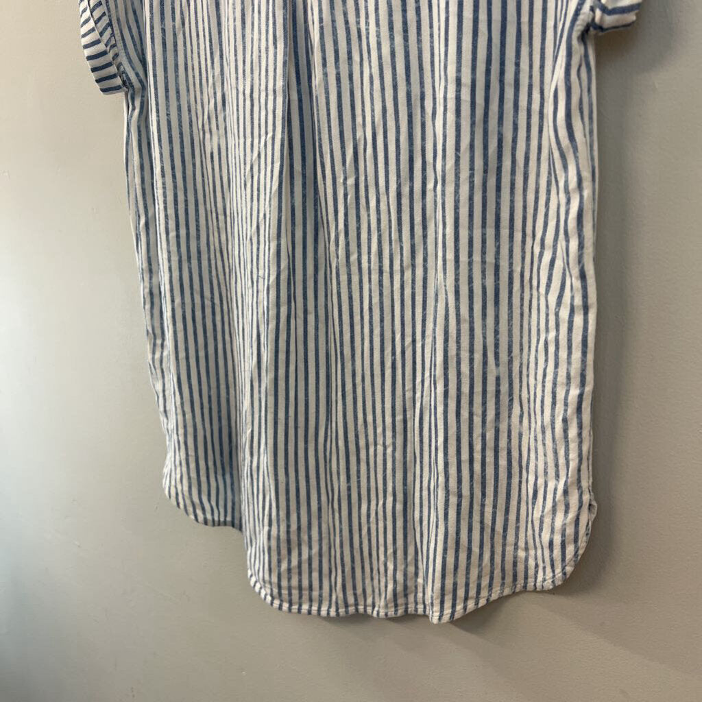American Eagle White/ Blue Striped Short Sleeve Button Down Top Medium