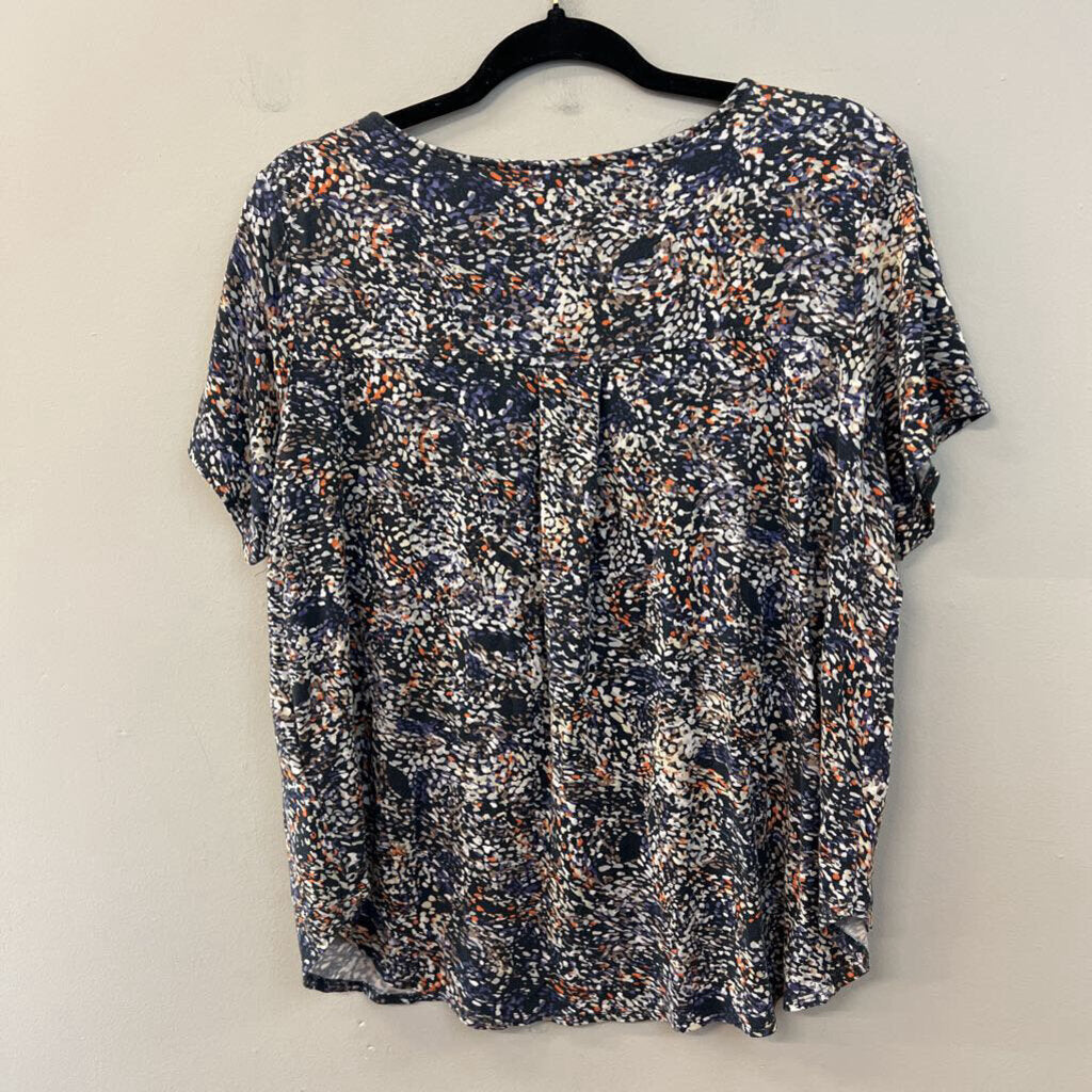 Philosophy Grey/ Multi Print Short Sleeve Top 1X