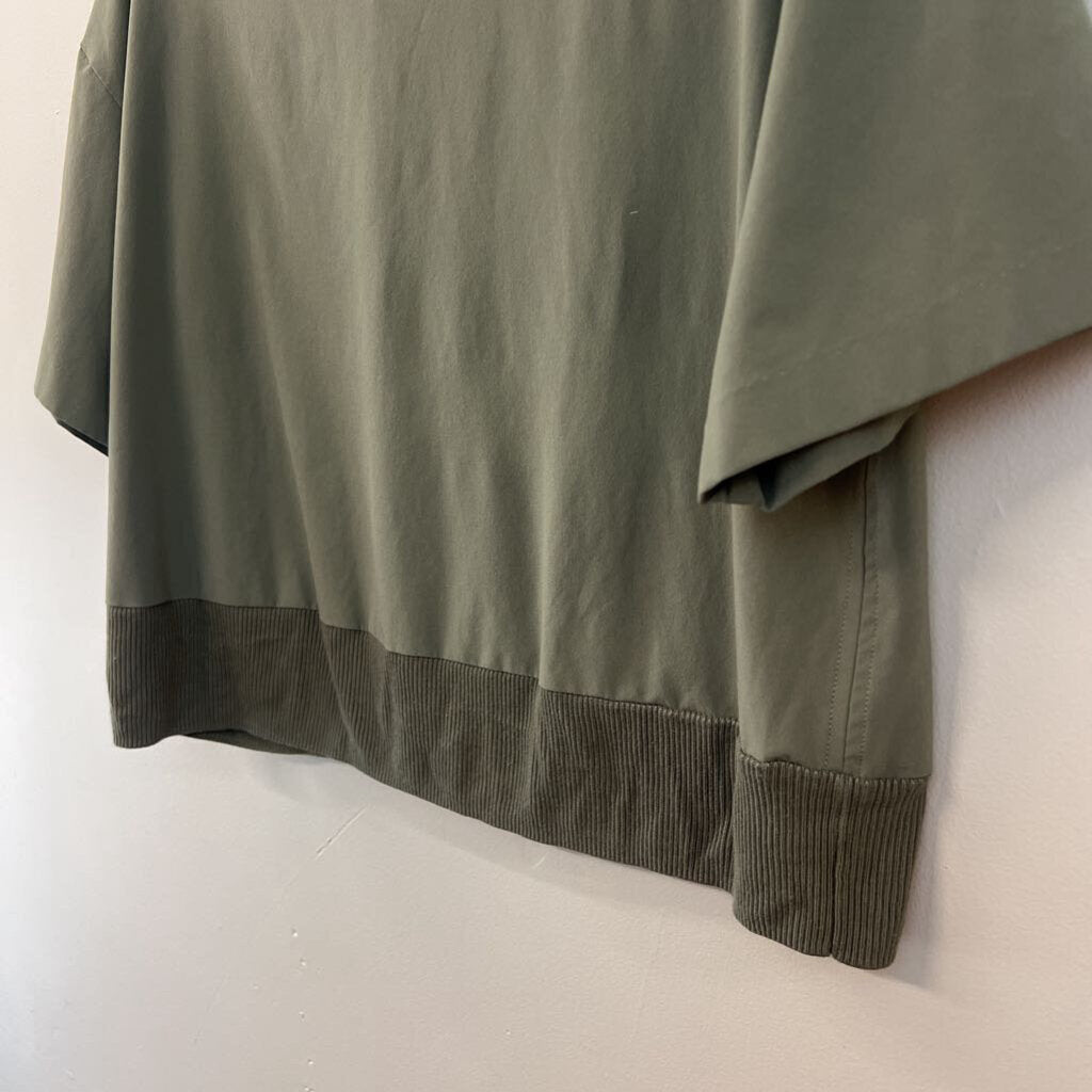 Athleta Green Short Sleeve Cropped Boxy Top Medium