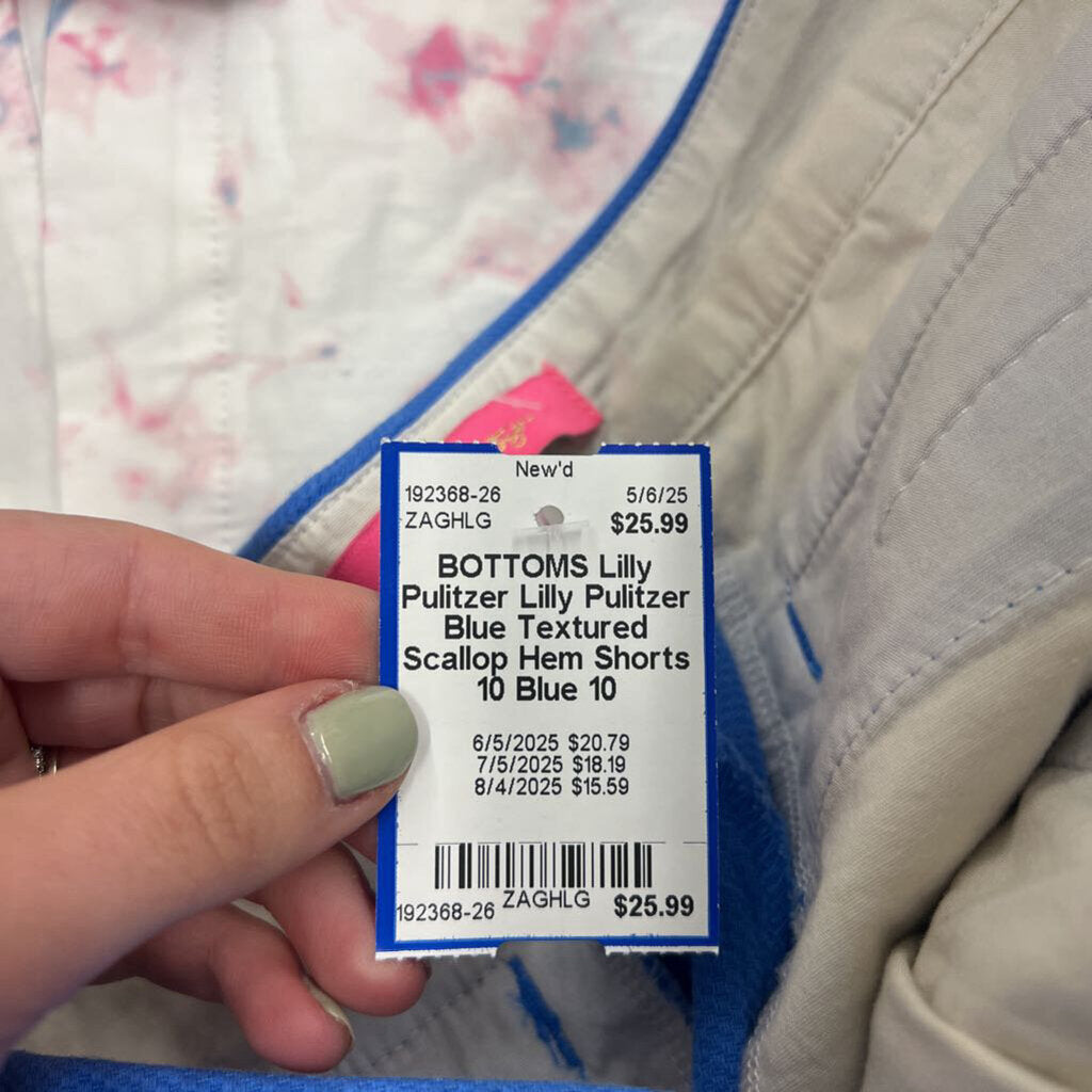 Lilly Pulitzer Blue Textured Scallop Hem Shorts 10