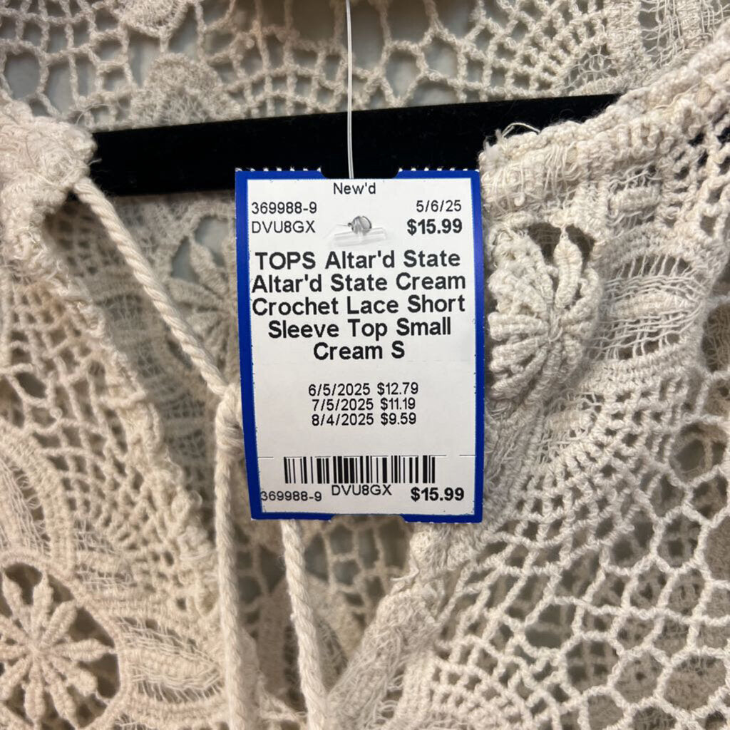 Altar'd State Cream Crochet Lace Short Sleeve Top Small