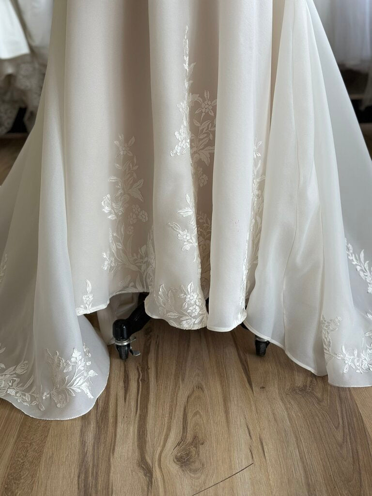 Madison James Ivory lace A Line Bridal Gown 10