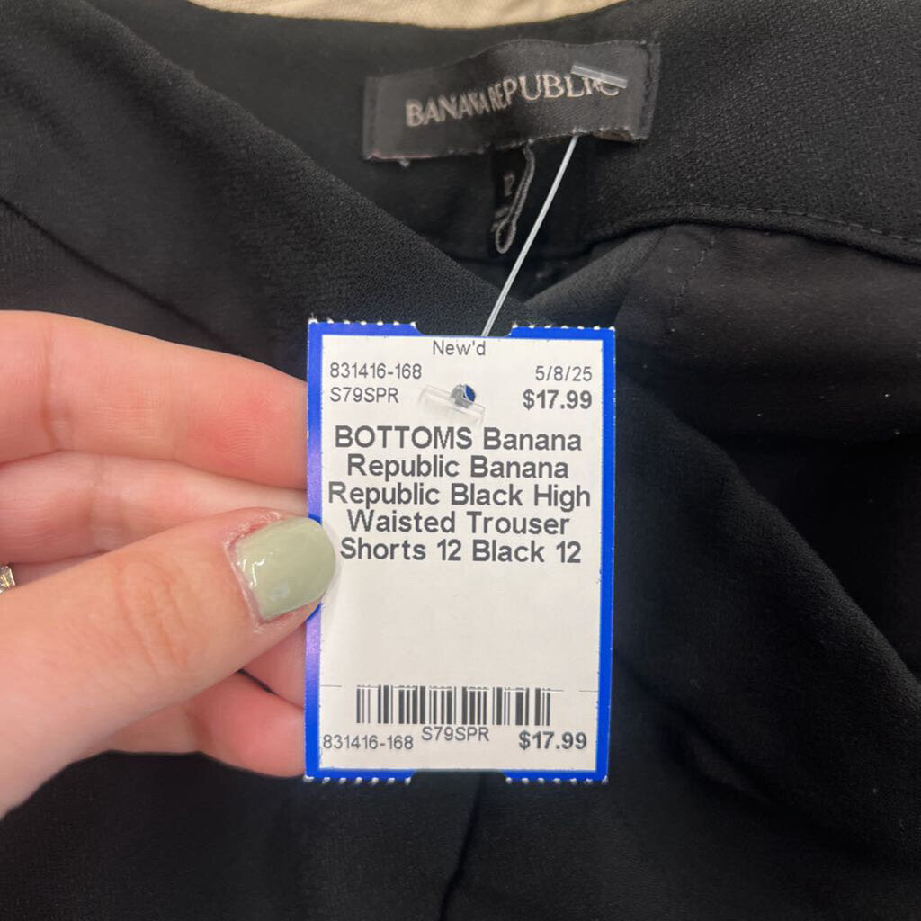 Banana Republic Black High Waisted Trouser Shorts 12