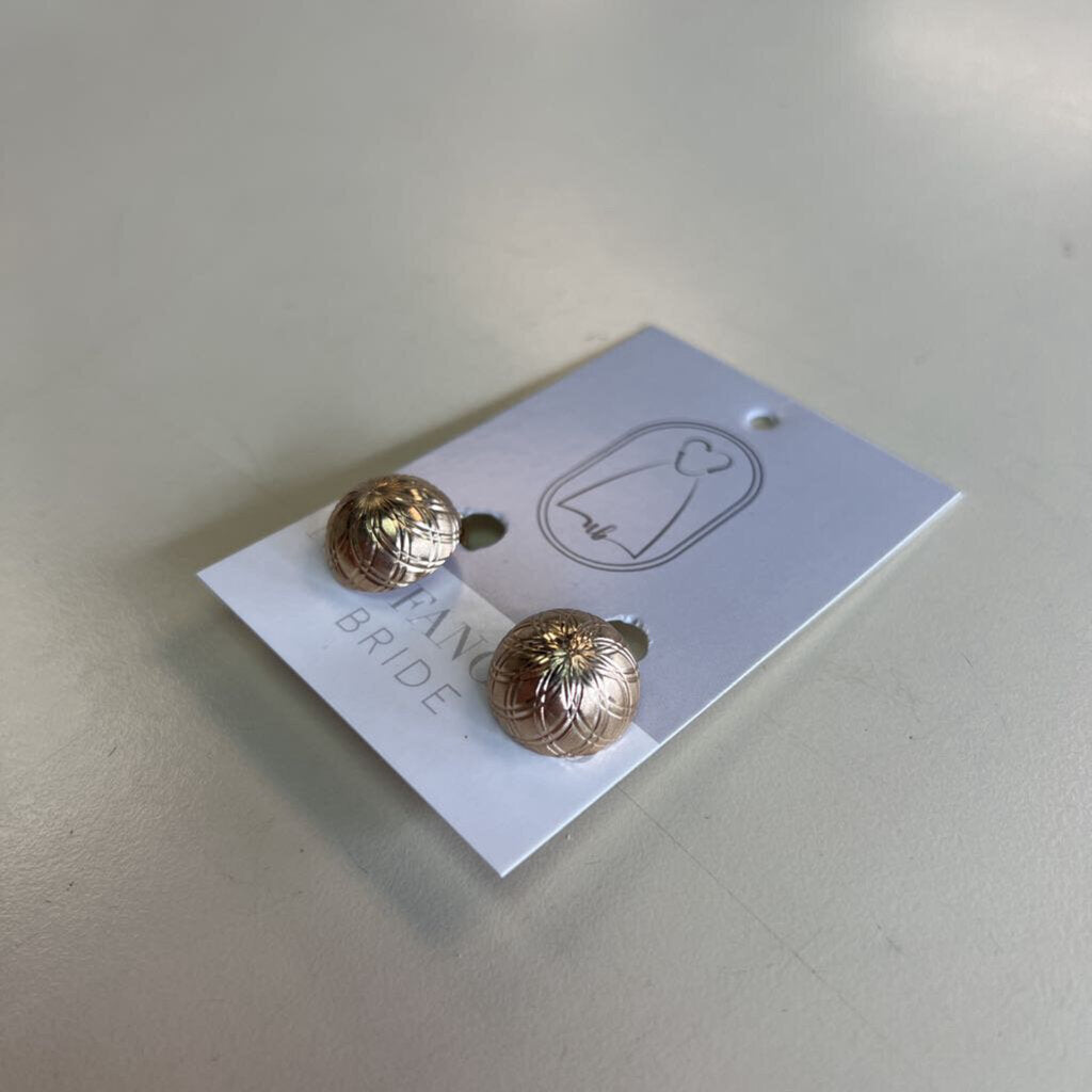 Vintage Gold Clip On Earrings