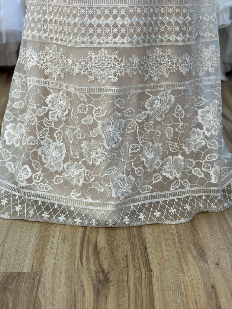 Maggie Sottero Key Hole Back Lace Dress 12