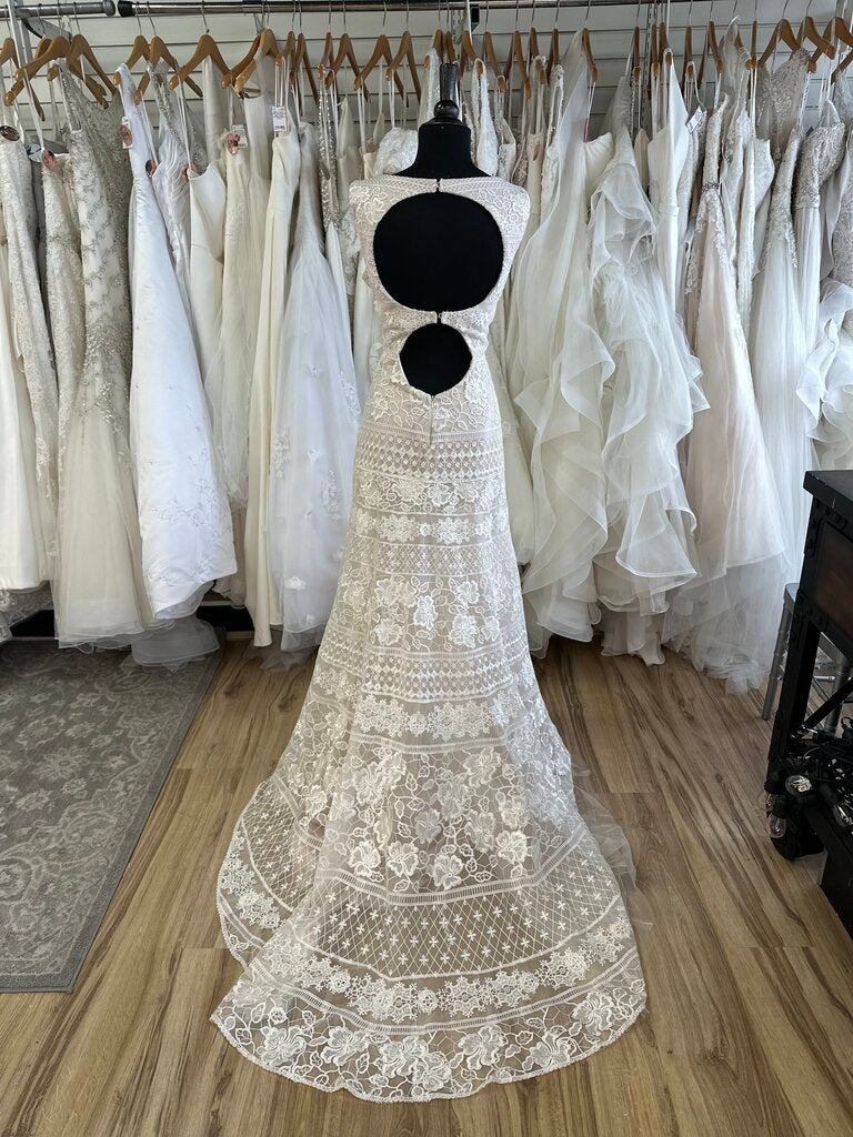 Maggie Sottero Key Hole Back Lace Dress 12