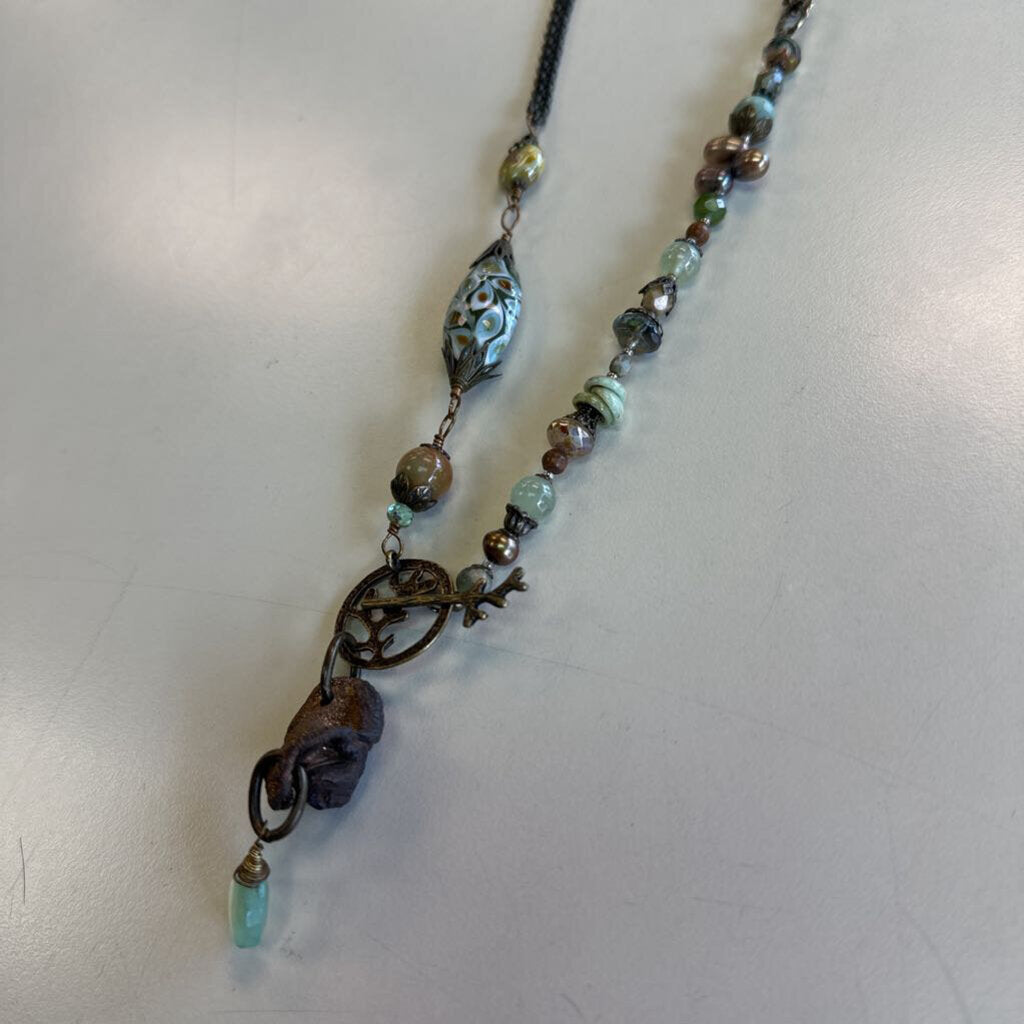 Anne Vaughan Metallic Stone Necklace
