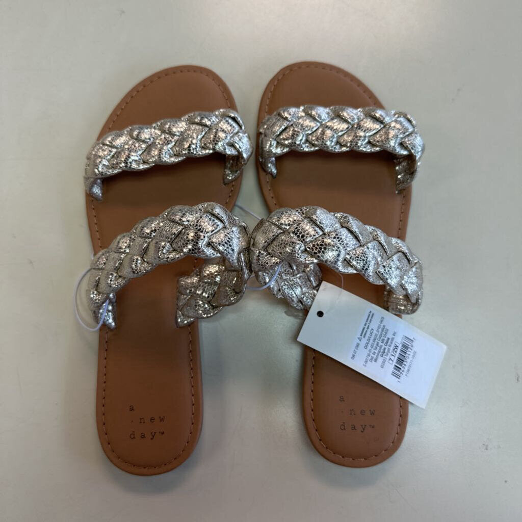 Brown/ Gold Braided Strap Sandals 7.5 Wide