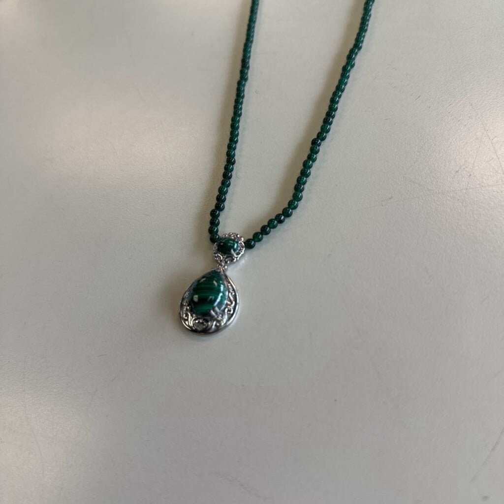 Green Malacite Beaded Long Pendant Necklace