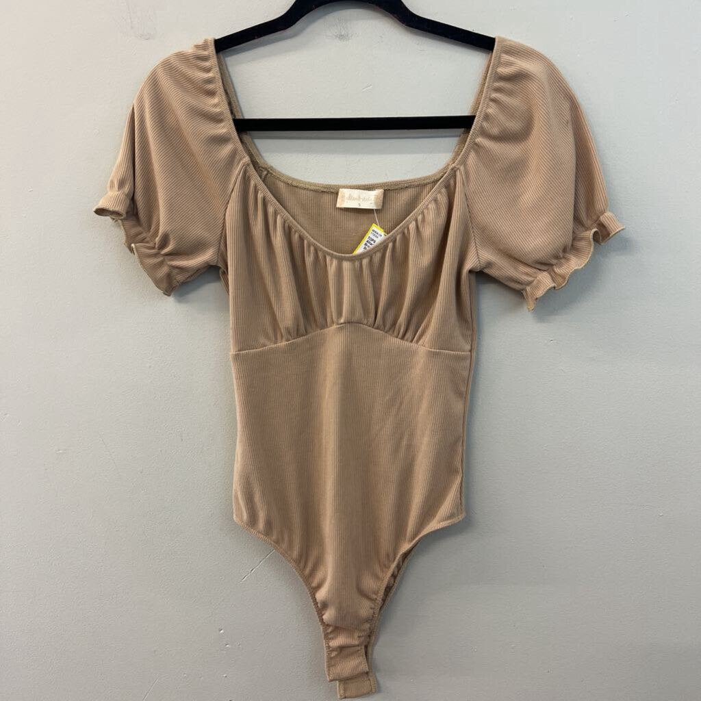 Altar'd State Light Brown Short Puff Sleeve Bodysuit Small