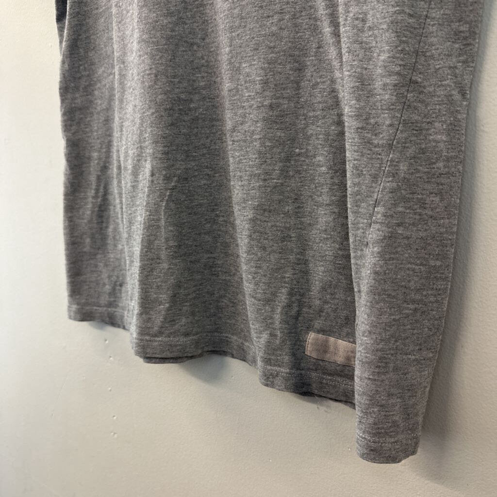 Life Is Good Grey Flower Short Sleeve Graphic Tee Medium