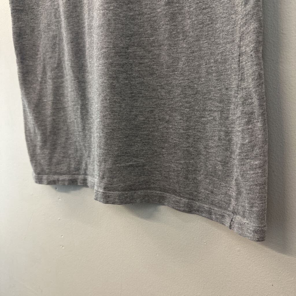 Life Is Good Grey Flower Short Sleeve Graphic Tee Medium