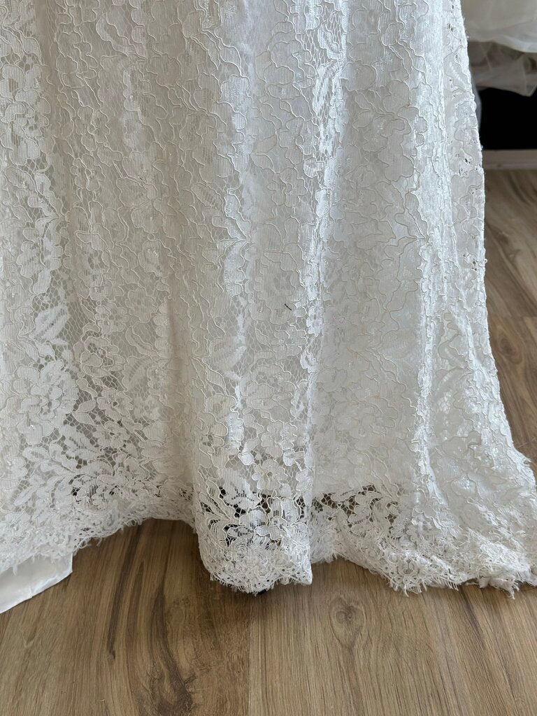 Ivory Lace Sheath V-Neck Bridal Gown 8