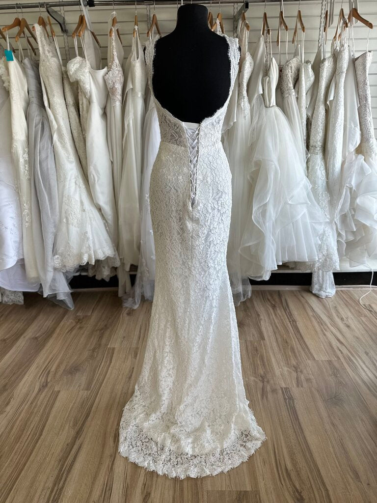 Ivory Lace Sheath V-Neck Bridal Gown 8