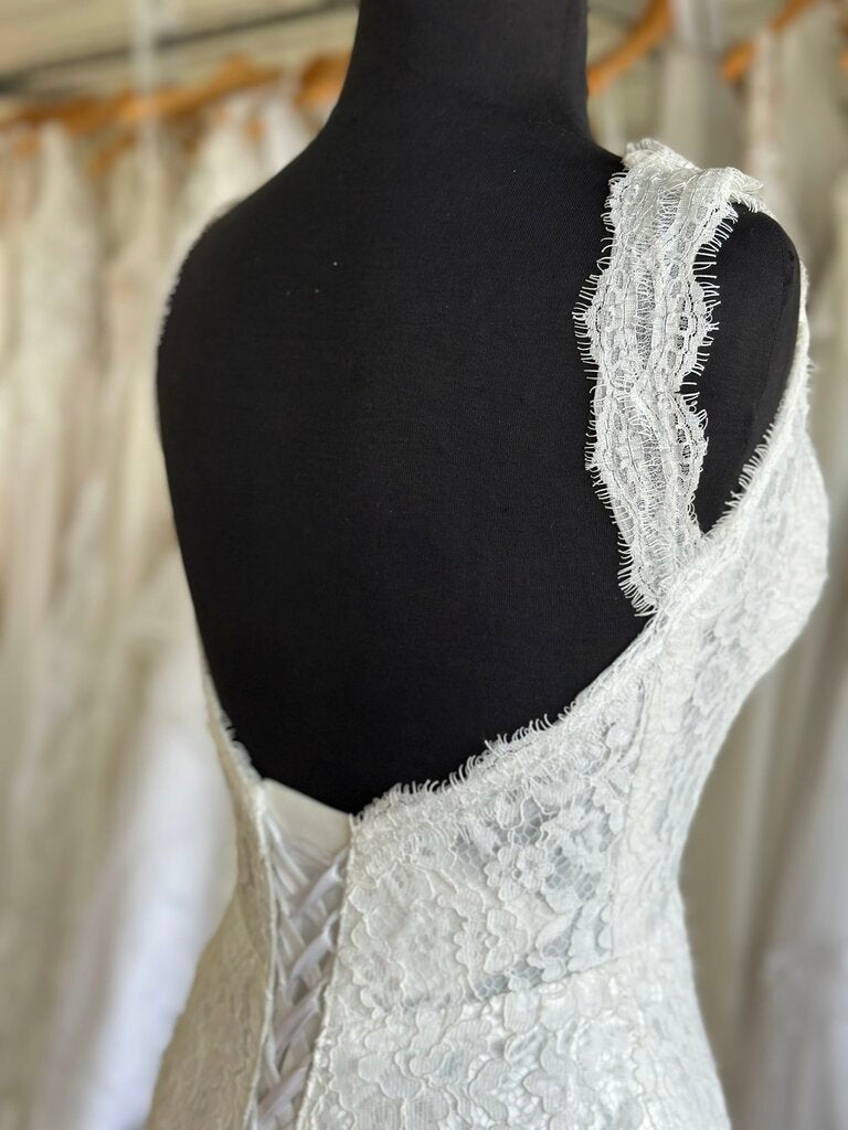 Ivory Lace Sheath V-Neck Bridal Gown 8