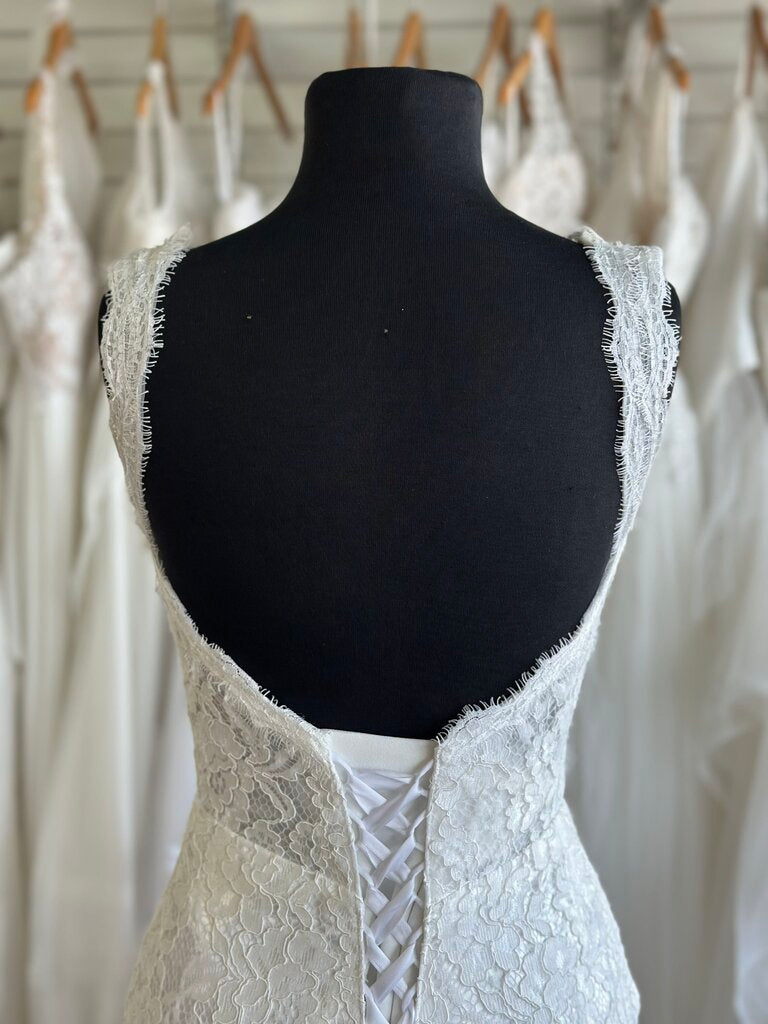 Ivory Lace Sheath V-Neck Bridal Gown 8