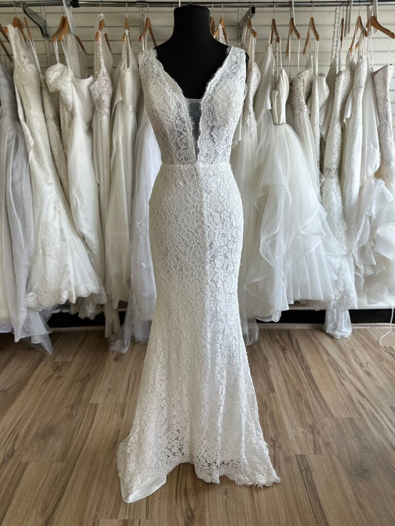 Ivory Lace Sheath V-Neck Bridal Gown 8