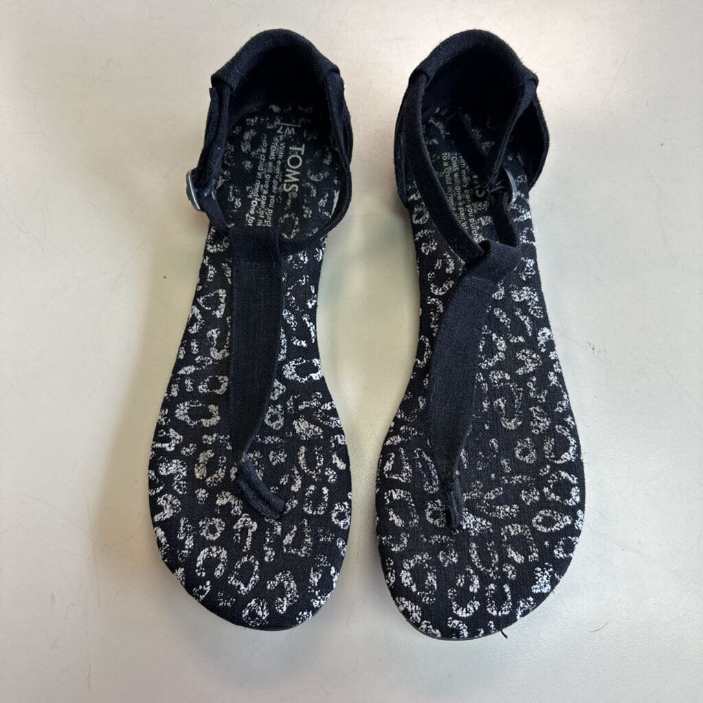 Toms Black/ White Print Sandals 7