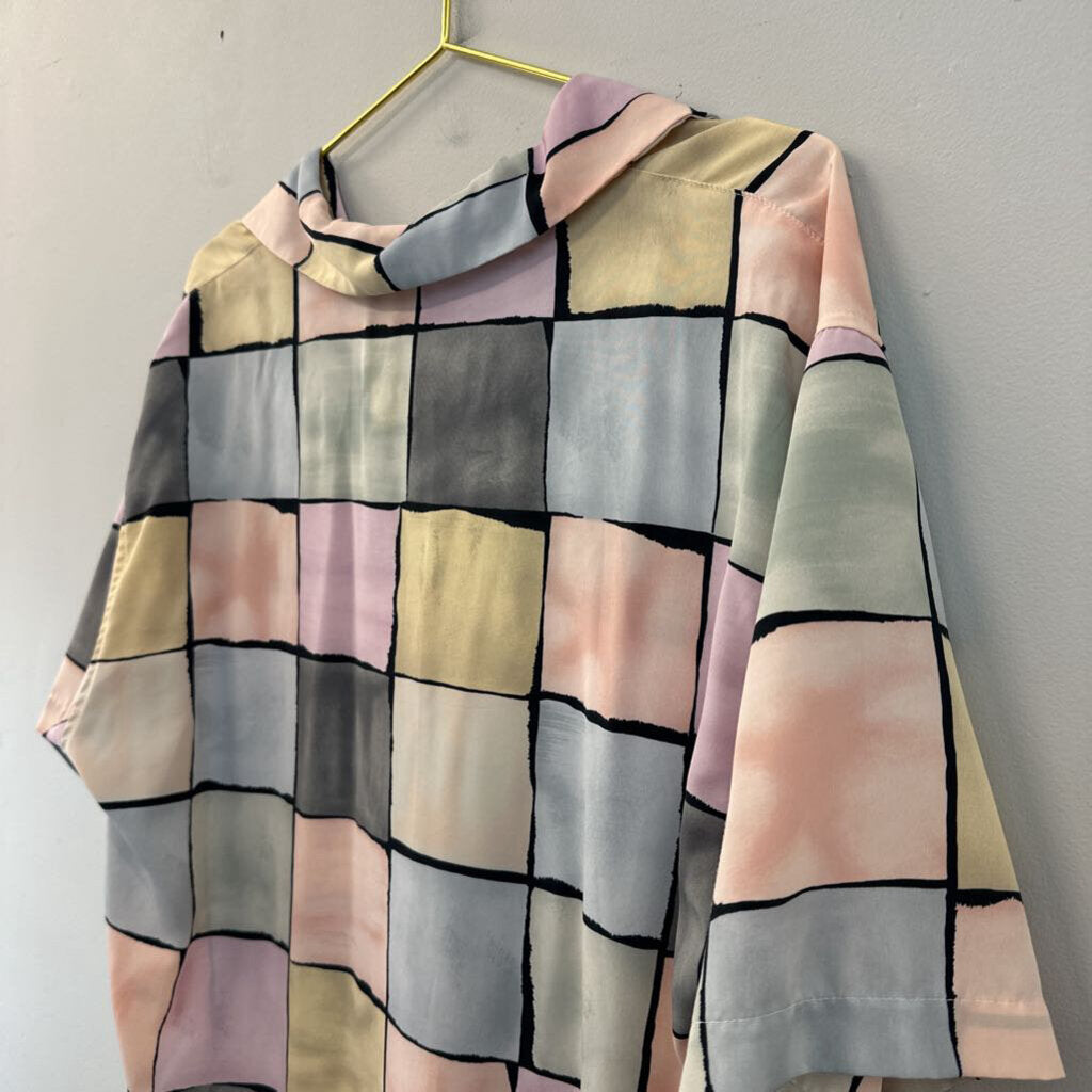Vintage Grey/ Multi Print Short Sleeve Button Down Top Large