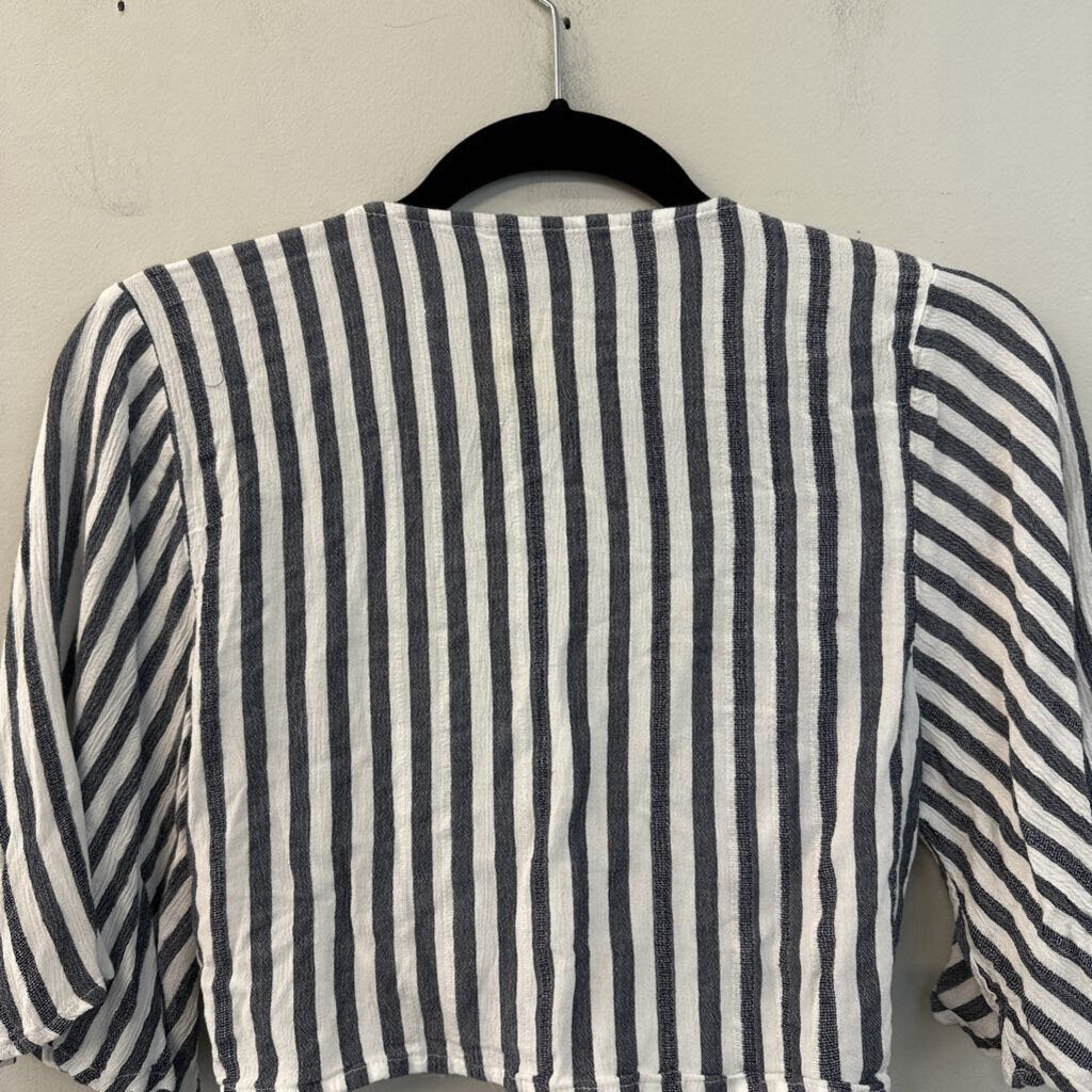 American Eagle Grey/ White Striped Cropped Short Sleeve Tie Front Top Small